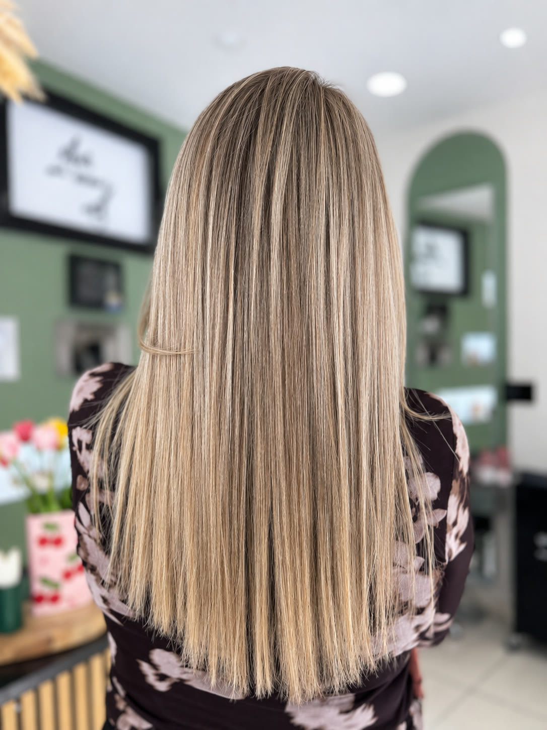 Aschblonde Strähnen bei AD COIFFEUR