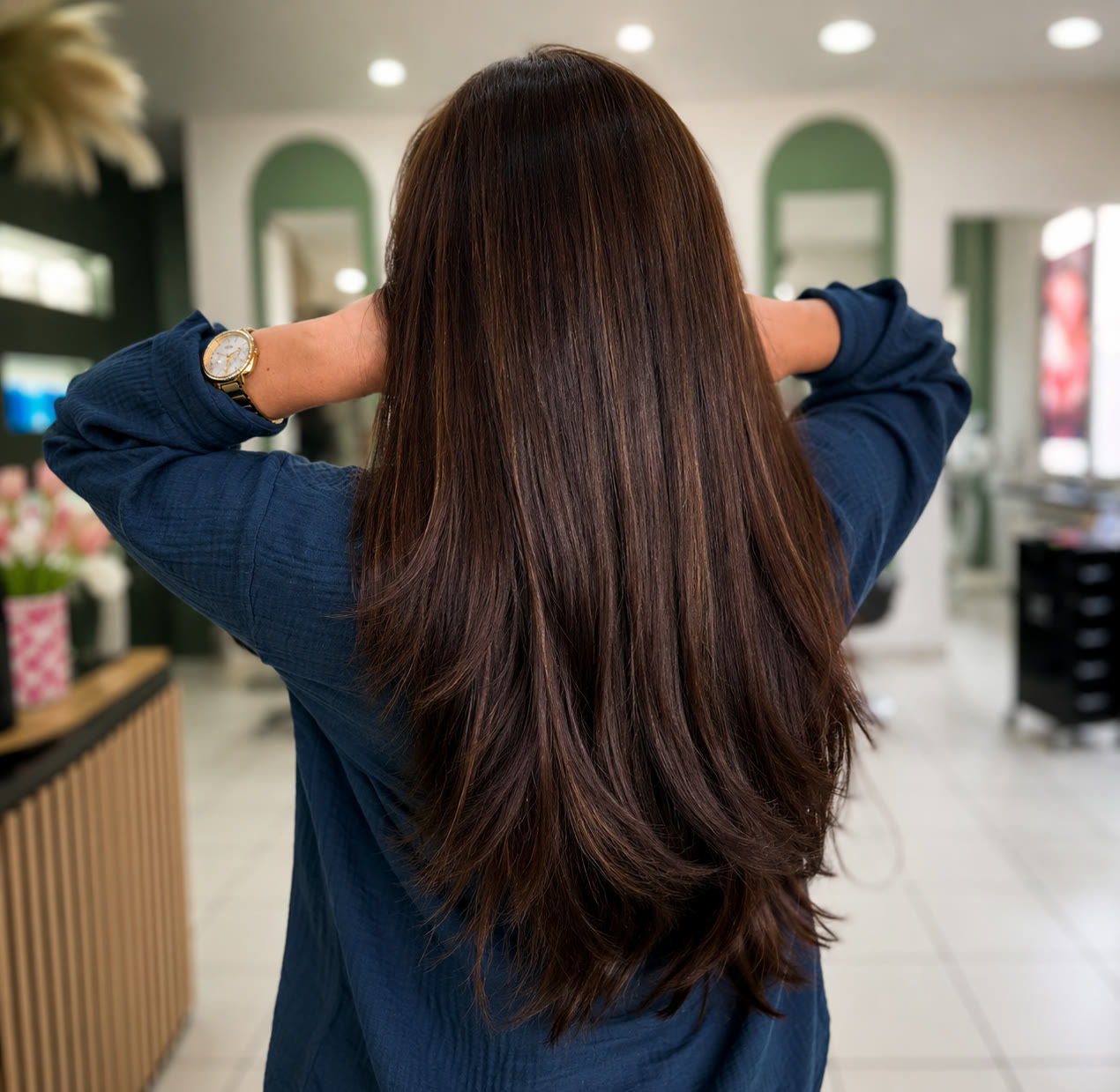 Brünette Längen mit Glanz bei AD COIFFEUR